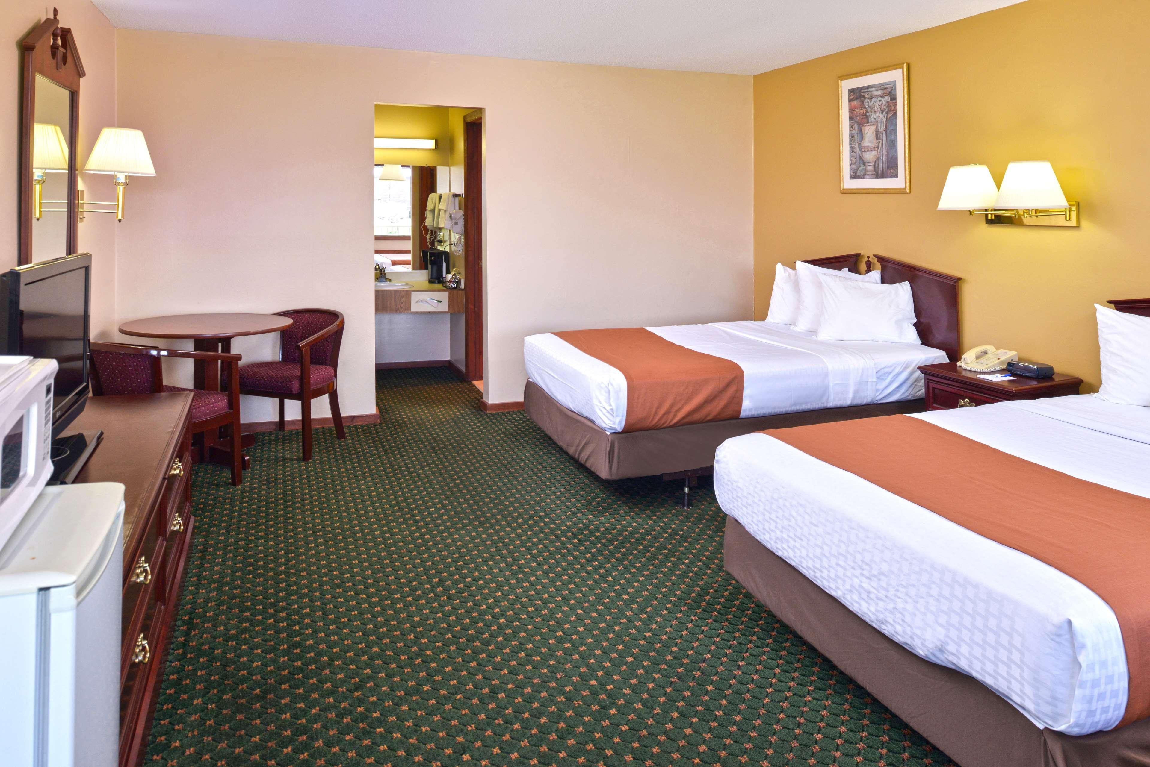 Americas Best Value Inn Plattsburgh Eksteriør bilde