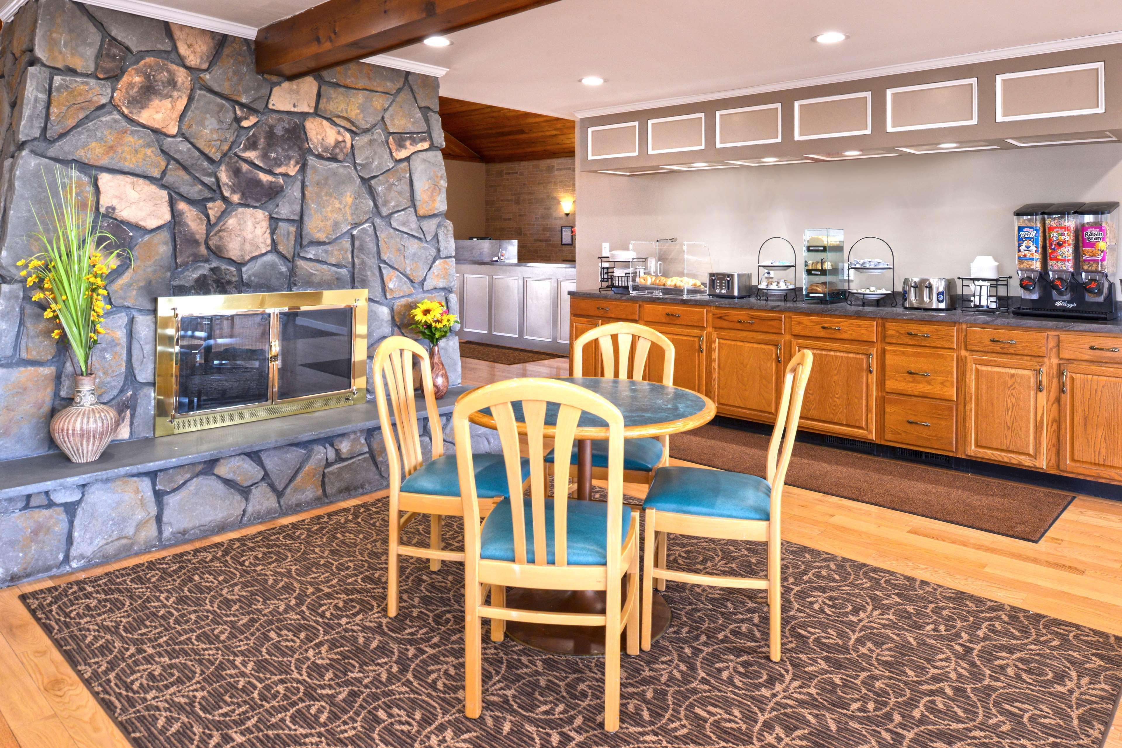 Americas Best Value Inn Plattsburgh Eksteriør bilde