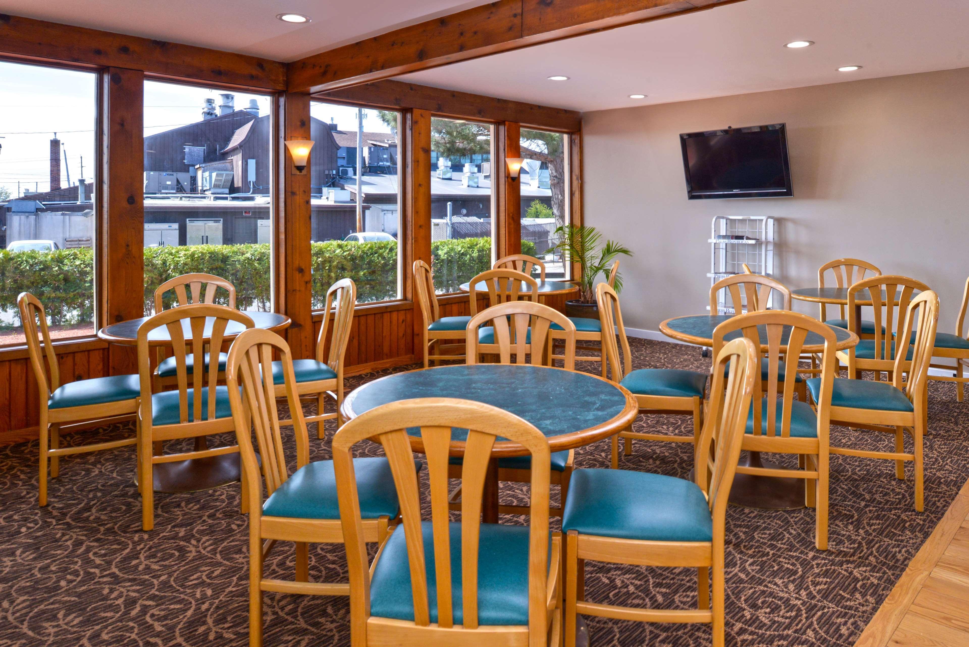 Americas Best Value Inn Plattsburgh Eksteriør bilde