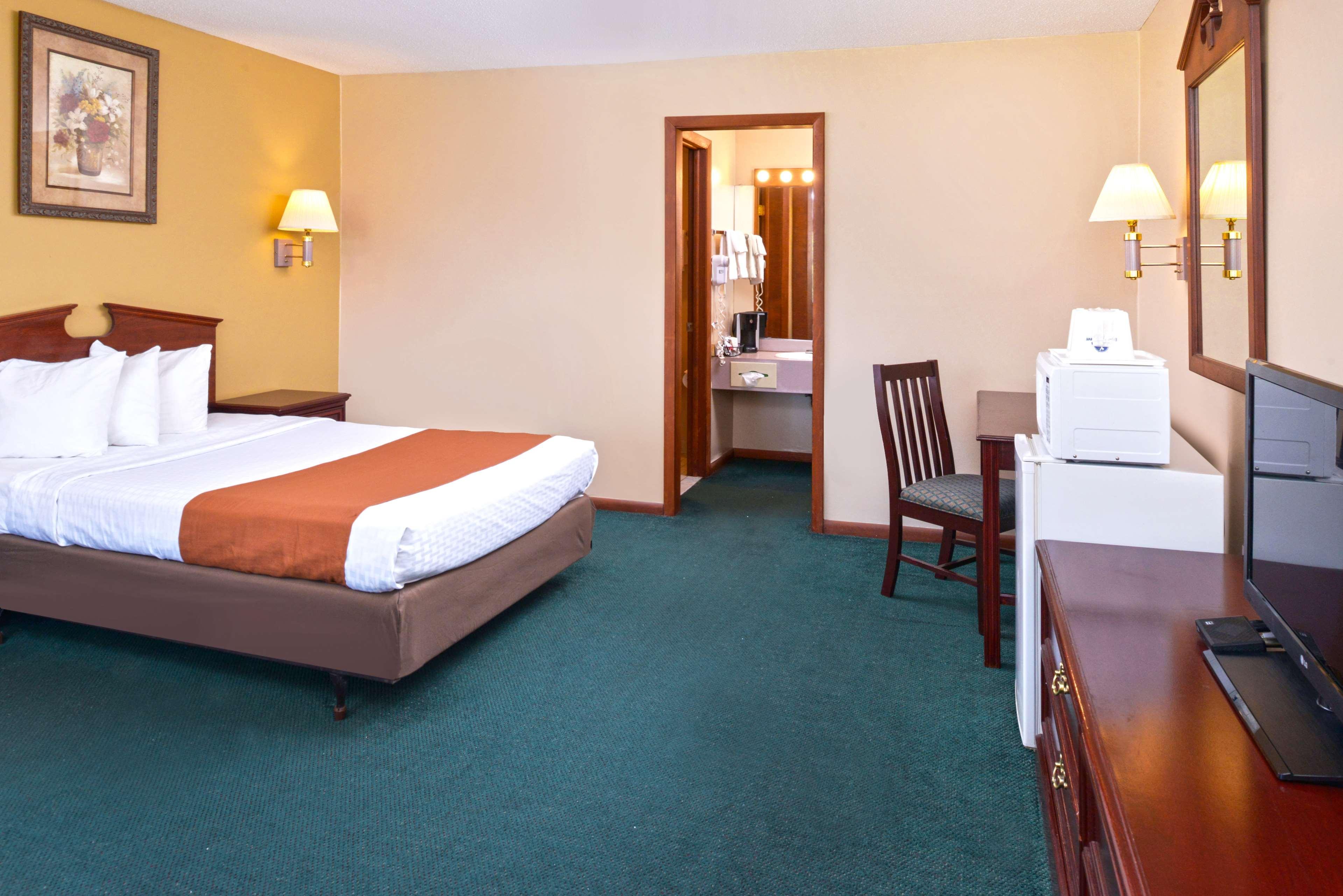 Americas Best Value Inn Plattsburgh Eksteriør bilde