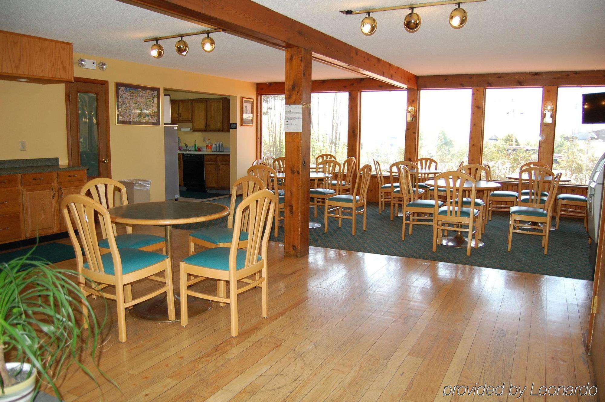 Americas Best Value Inn Plattsburgh Restaurant bilde