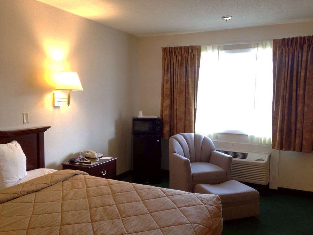 Americas Best Value Inn Plattsburgh Rom bilde