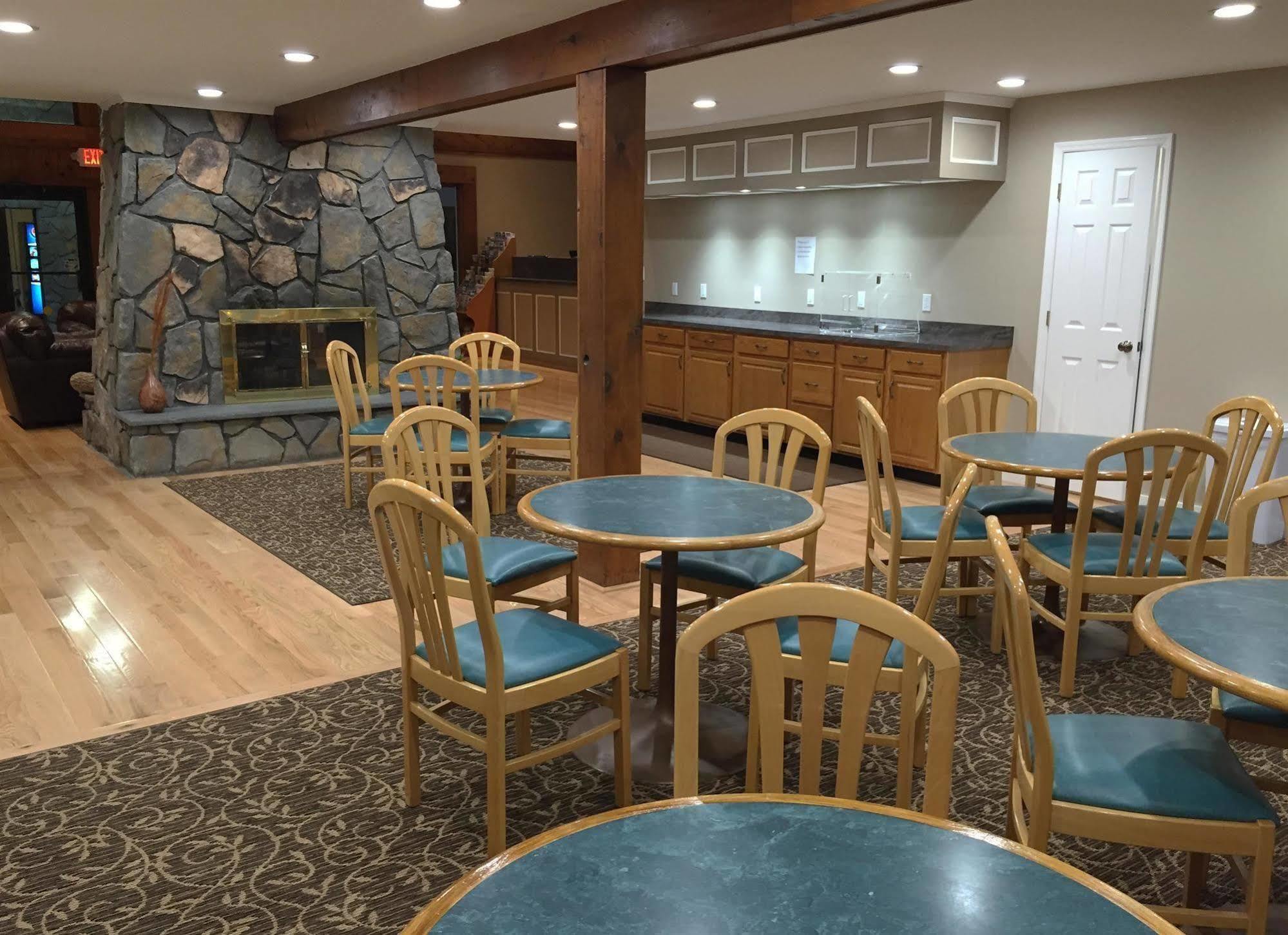 Americas Best Value Inn Plattsburgh Eksteriør bilde