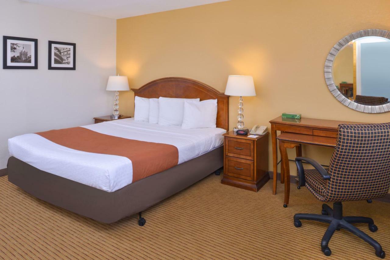 Americas Best Value Inn Plattsburgh Eksteriør bilde