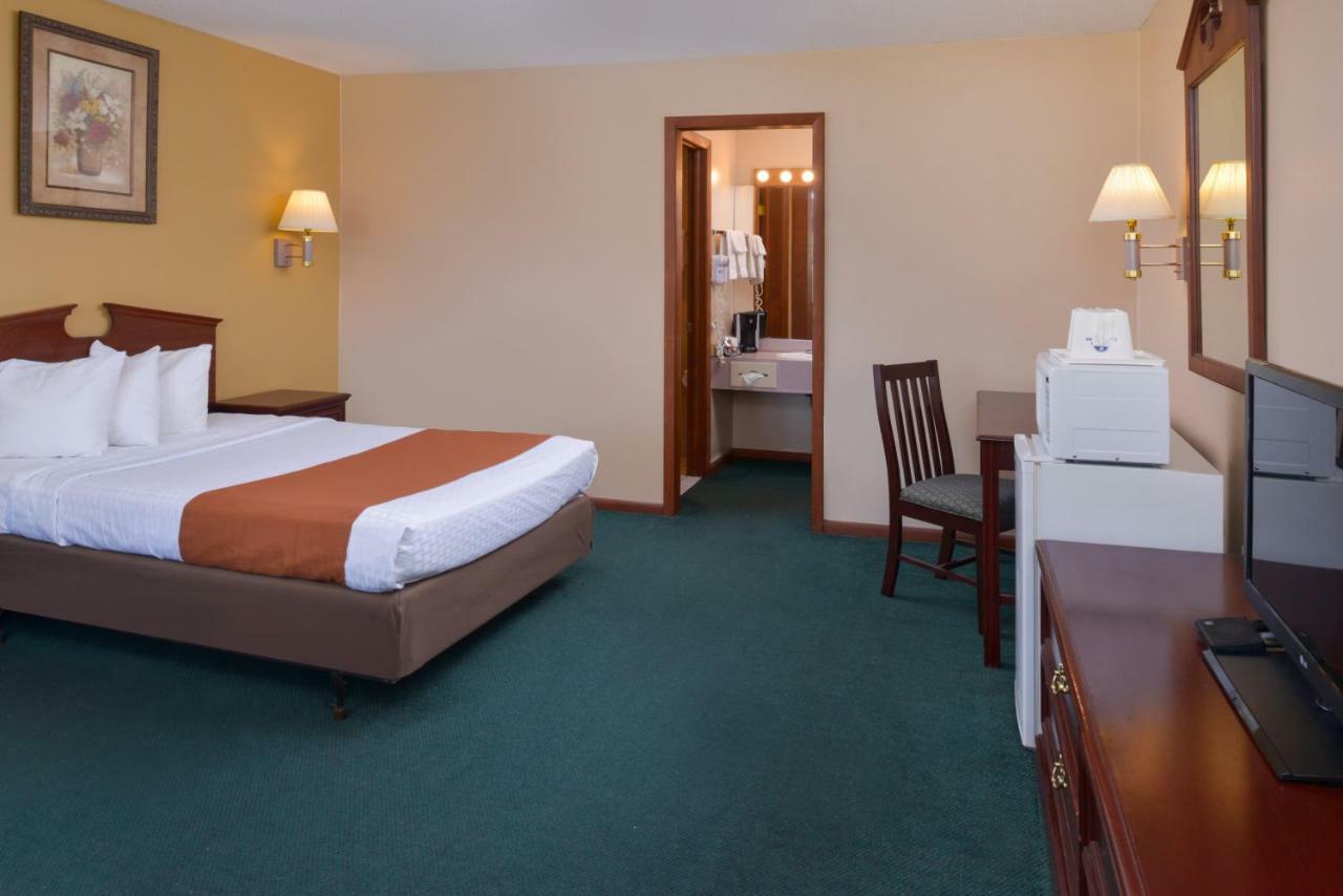 Americas Best Value Inn Plattsburgh Eksteriør bilde
